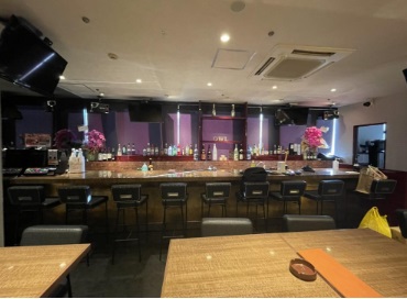 Bar OWL FUKUOKA 店内風景③