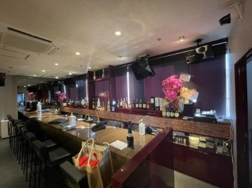 Bar OWL FUKUOKA 店内風景①
