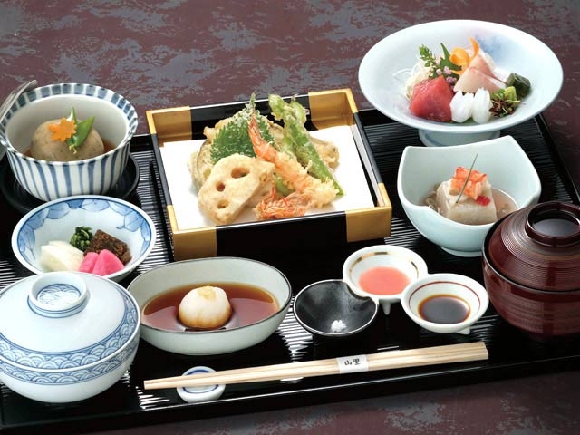 ホテルオークラ福岡和食堂山里 料理①