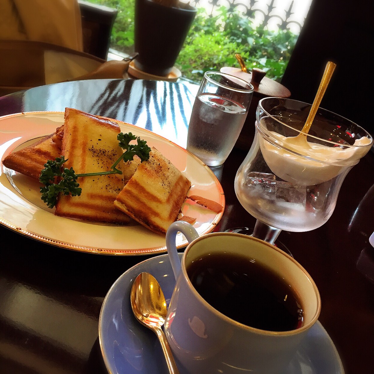 珈琲のシャポー 土居町本店 料理①